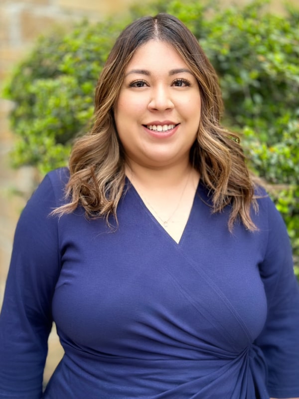 mayra juarez administradora juridica profesional en lozano law firm